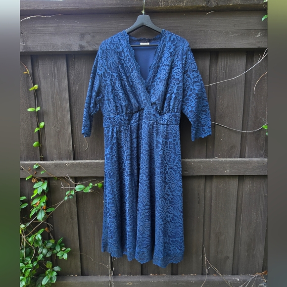 Kiyonna 2X Navy Lace Dress - Picture 1 of 3